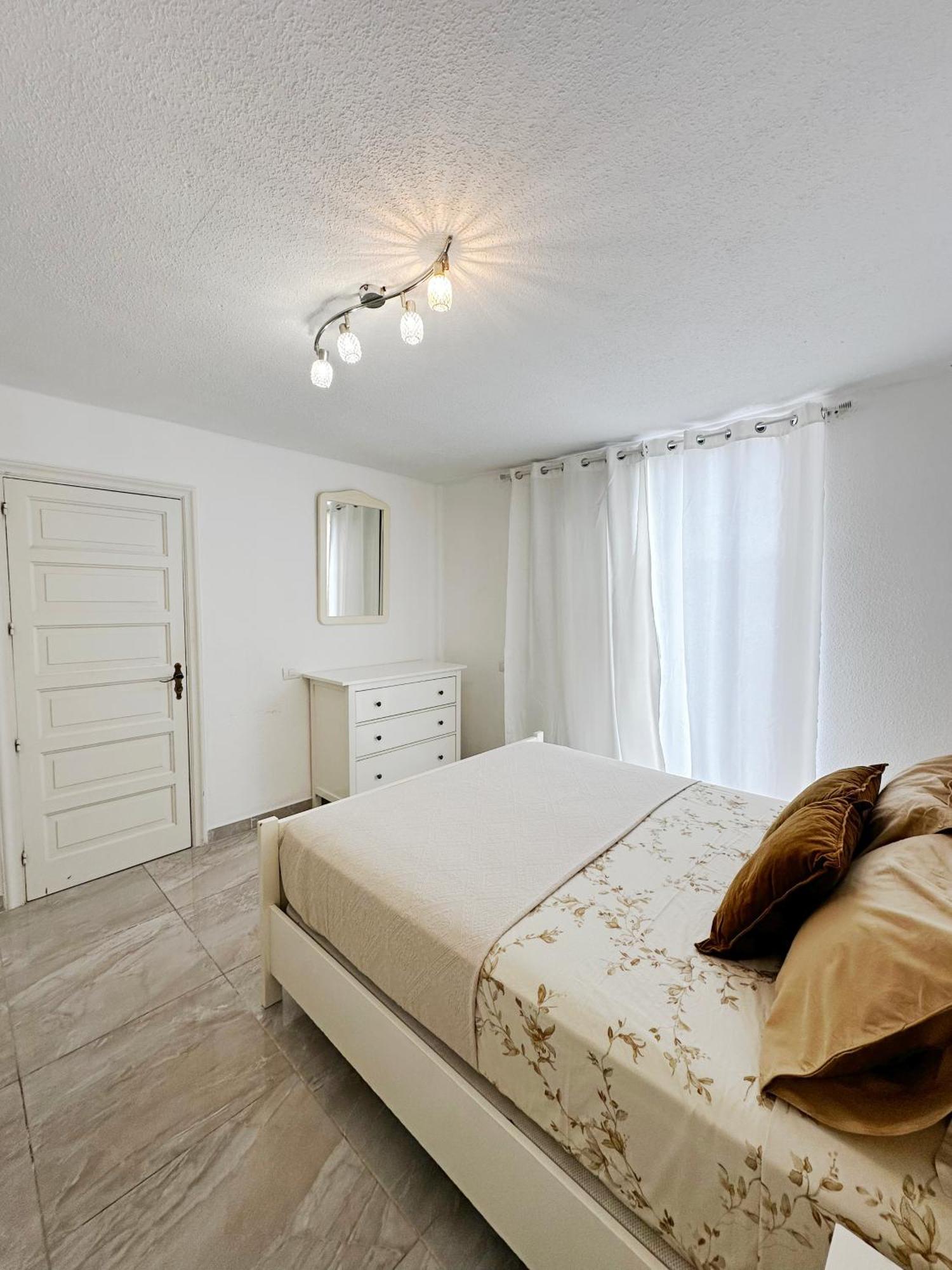 Classbnb - 3 Apartments 50M From The Las Americas Promenade 아로나 외부 사진