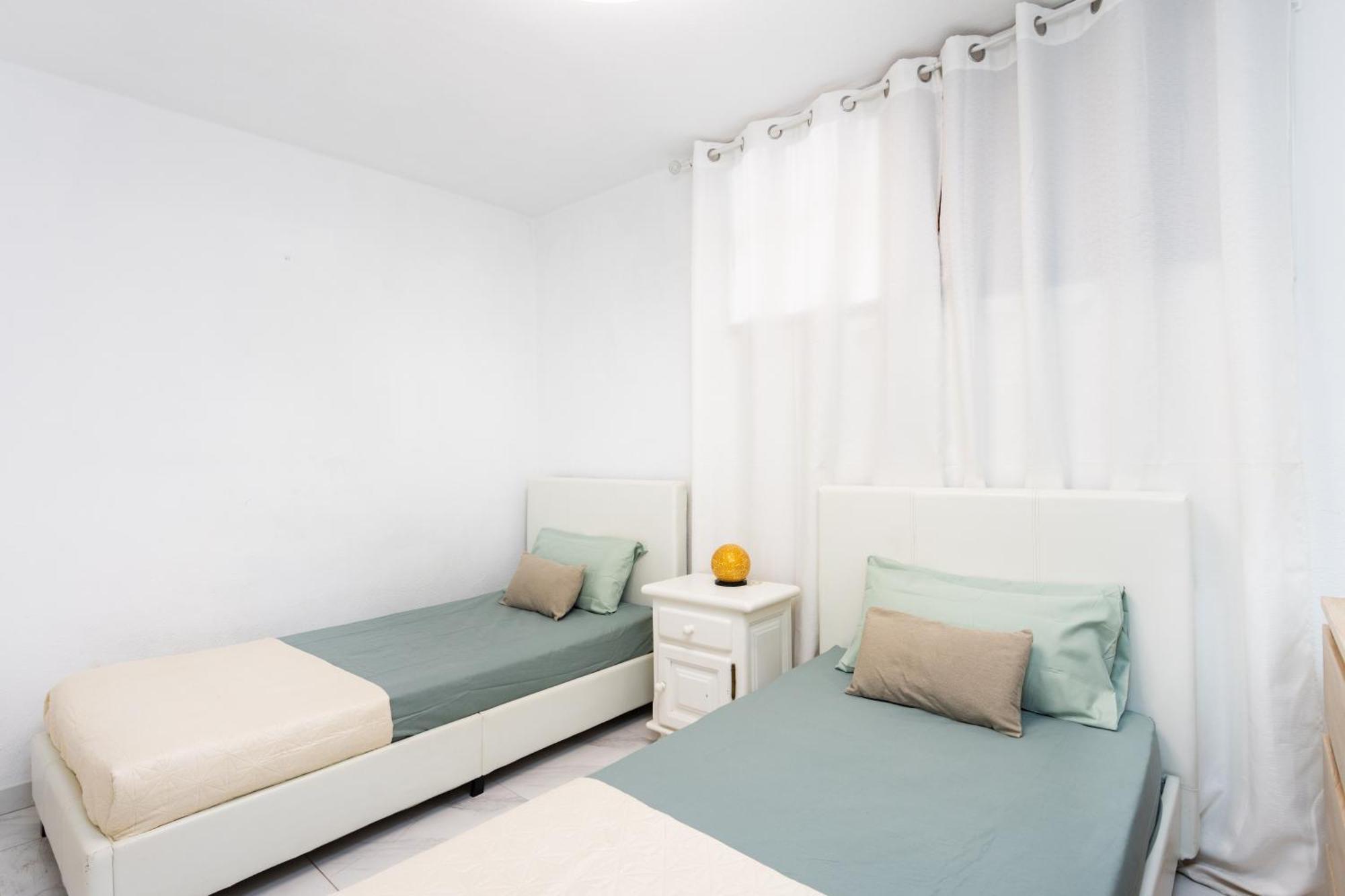 Classbnb - 3 Apartments 50M From The Las Americas Promenade 아로나 외부 사진